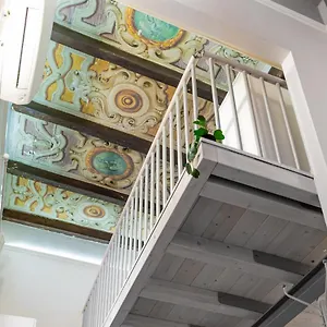  Apartamento Charming Frescoed Loft Italia